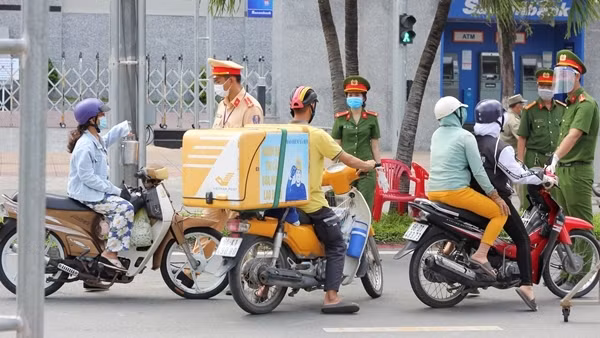 Xứng đáng là lá chắn vững chắc trong phòng, chống dịch tỉnh cực Nam Tổ quốc ảnh 7
