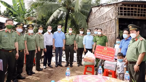 Công an TP Cần Thơ triệt phá nhiều vụ án trong ngày đầu cao điểm trấn áp tội phạm ảnh 3