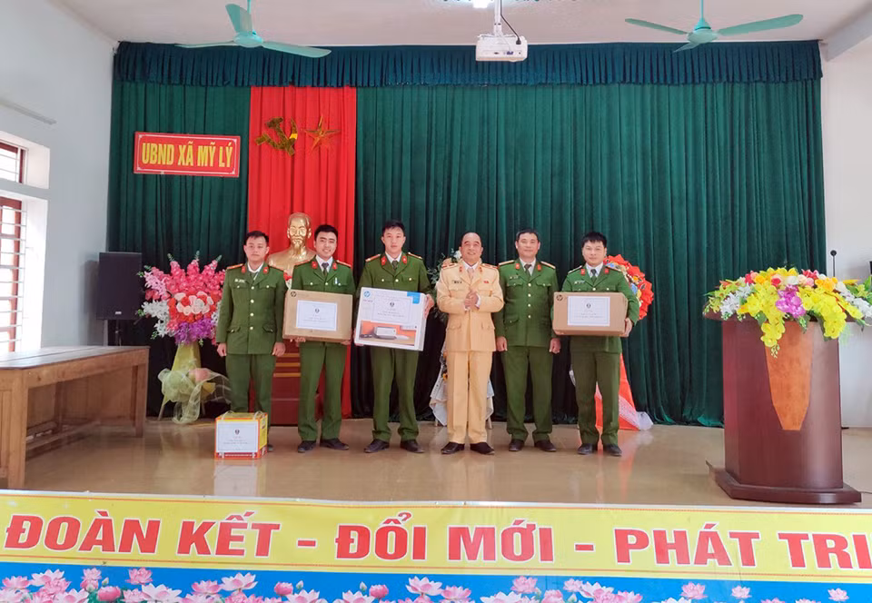 Cục CSGT làm việc với Công an một số xã trọng điểm của tỉnh Nghệ An -0