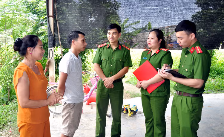 Lắng nghe nhân dân từ những điều nhỏ nhất -0