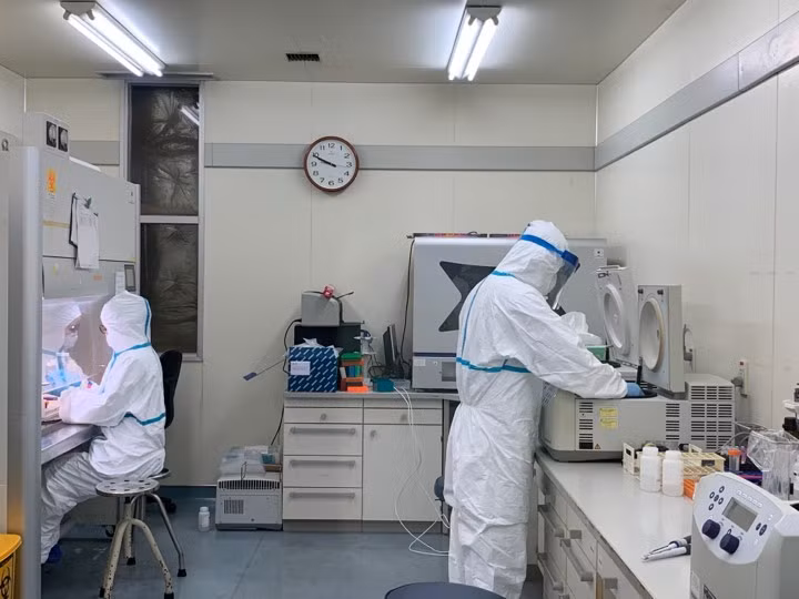Bộ Y tế thông tin 3 người nghi mắc biến thể mới từ Việt Nam sang Hồng Kông -0