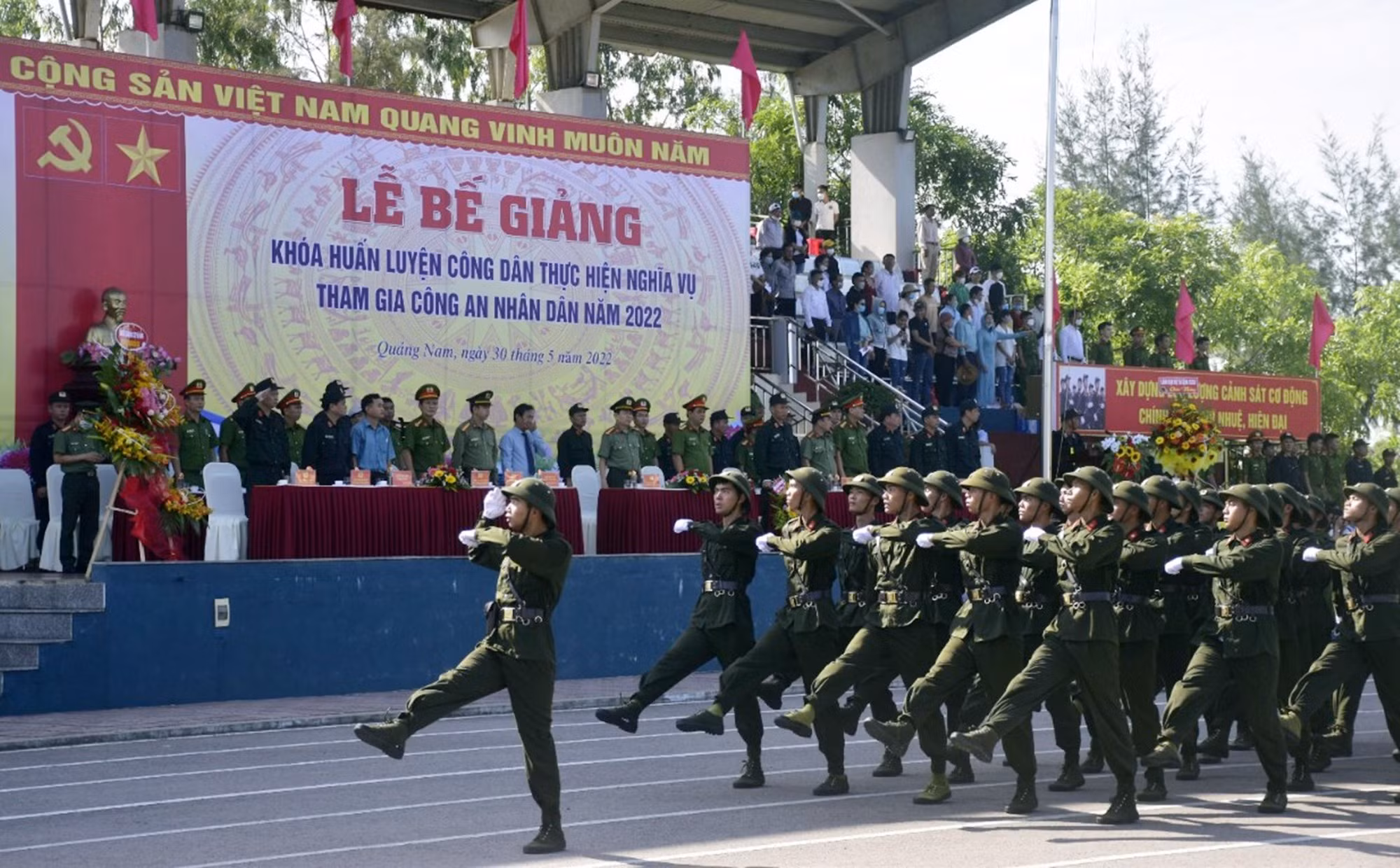 Gần 1.000 chiến sĩ hoàn thành khóa huấn luyện tại Trung đoàn CSCĐ Trung Bộ -0