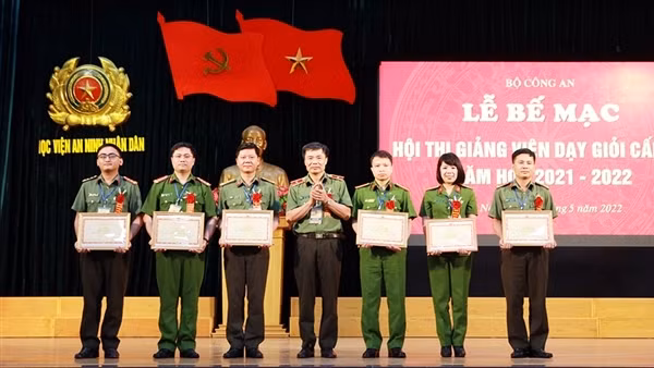 Nhân rộng điển hình tiên tiến, tạo động lực phấn đấu cho đội ngũ giảng viên các trường CAND