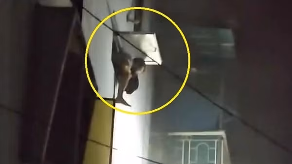 Cảnh sát giải cứu, hướng dẫn 6 người thoát khỏi đám cháy căn nhà 5 tầng