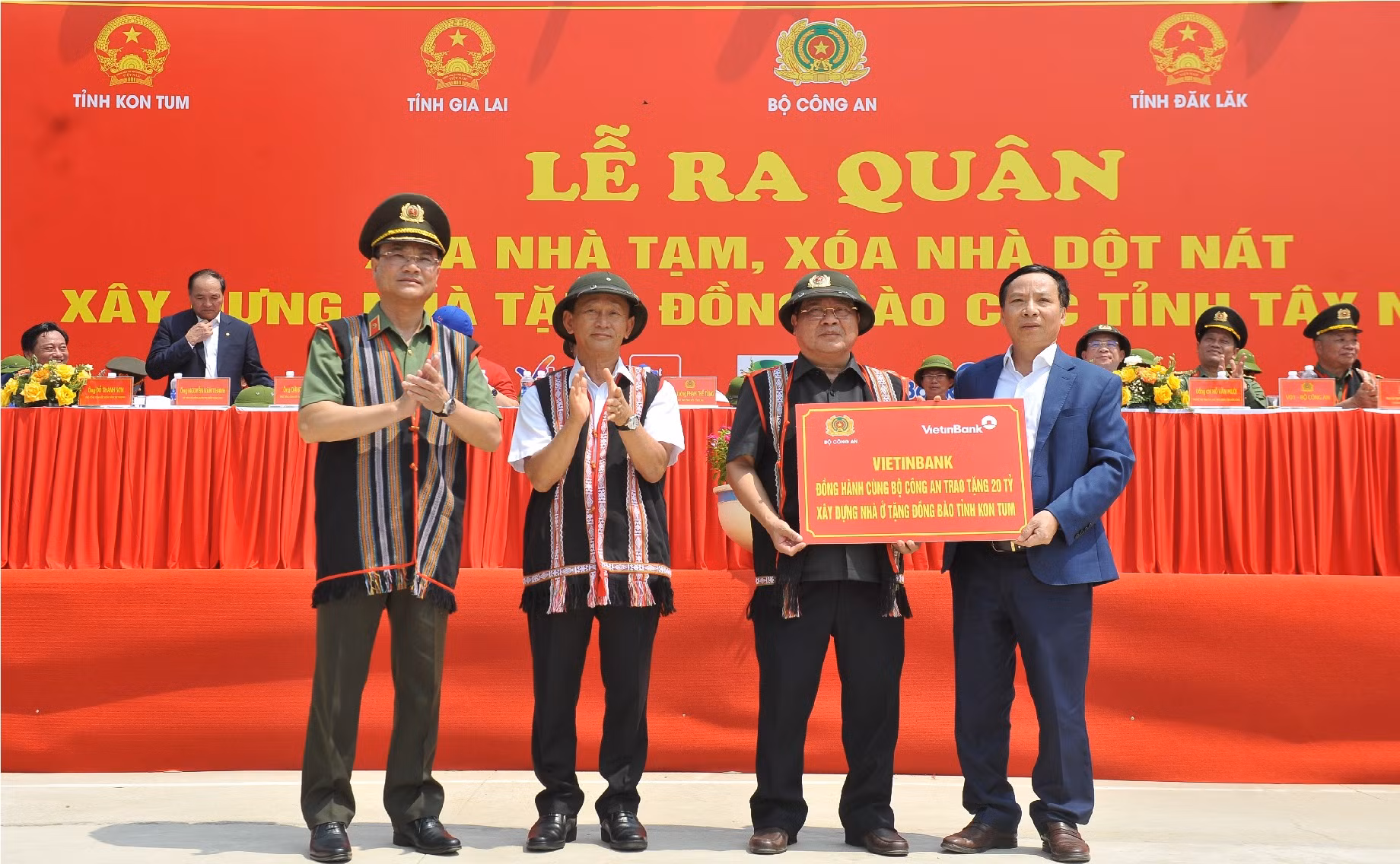 Ra quân xoá nhà tạm, nhà dột nát cho hộ nghèo trên địa bàn Tây Nguyên -0