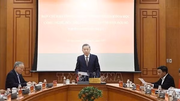 Đặt khoa học, công nghệ, đổi mới sáng tạo vào vị trí trung tâm của quá trình phát triển đất nước
