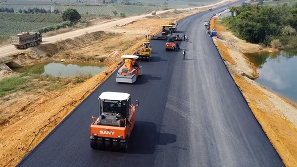 Cao tốc Bắc-Nam: Kiên quyết xử lý nghiêm các nhà thầu vi phạm hợp đồng