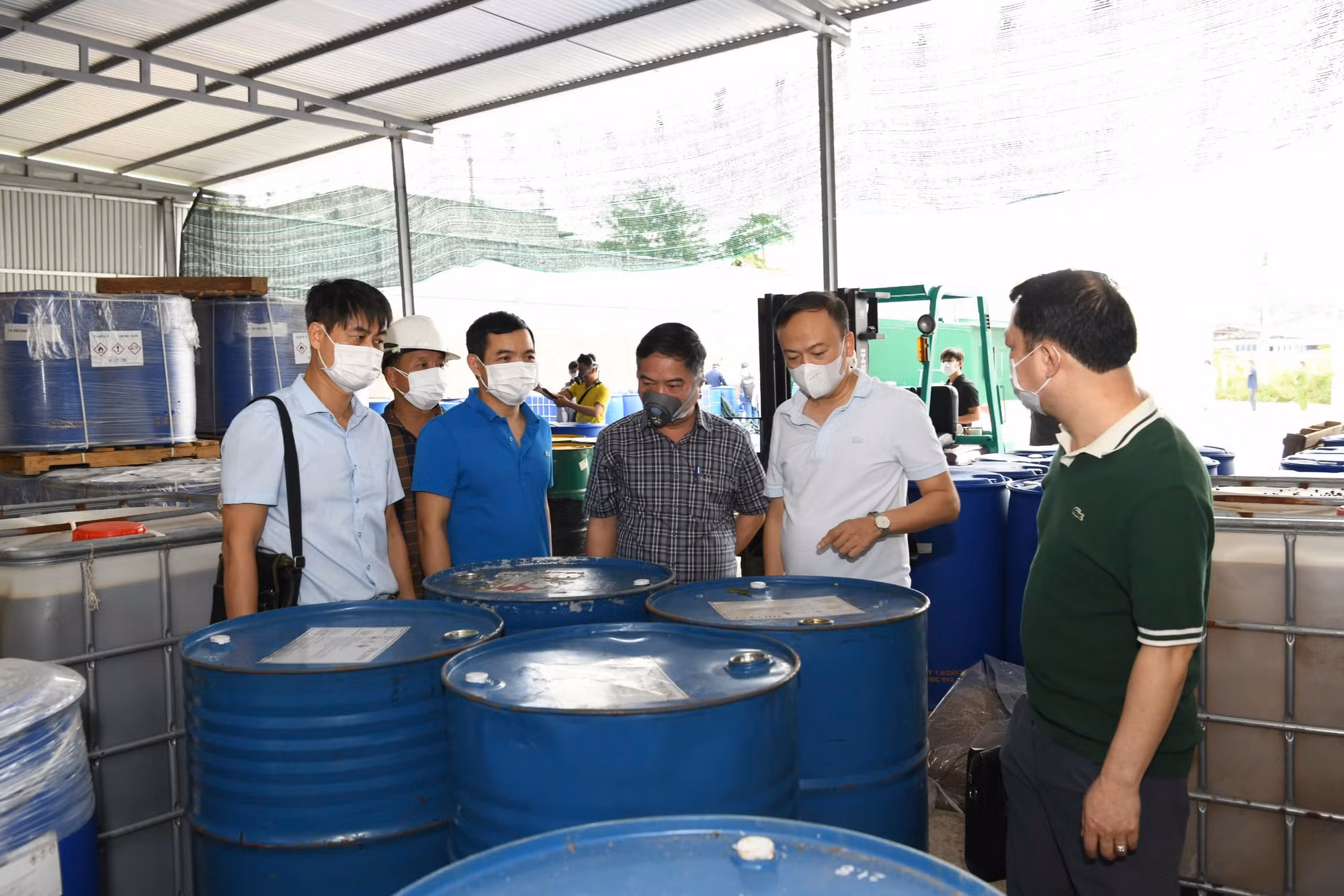 Thông tin về vụ bắt 11 đối tượng sản xuất trái phép ma túy tổng hợp tại Khánh Hoà -0