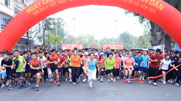 Gần 2.000 người tham gia Ngày chạy Olympic – Vì an ninh tổ quốc năm 2025