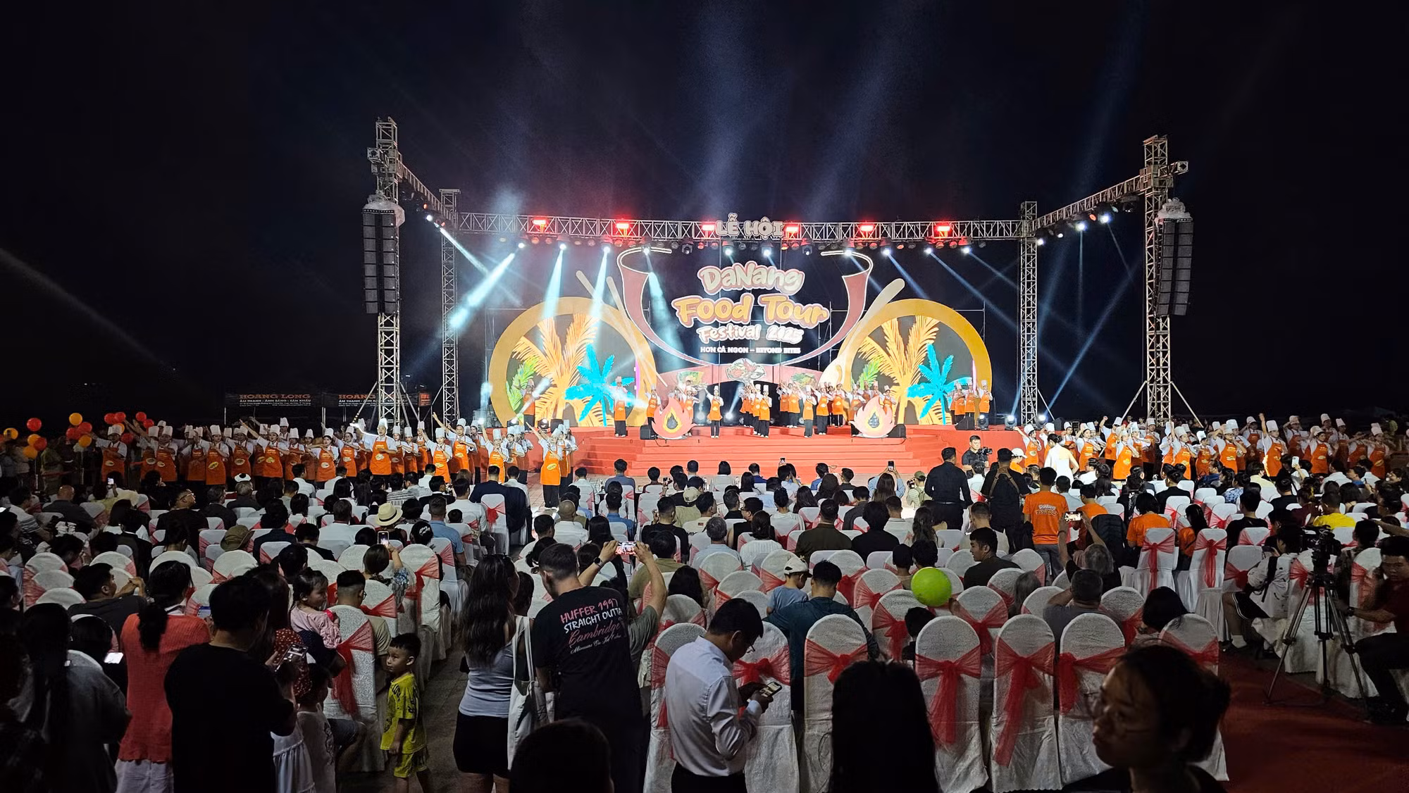 Lễ hội Đà Nẵng Food tour 2025 hút du khách nước ngoài -1