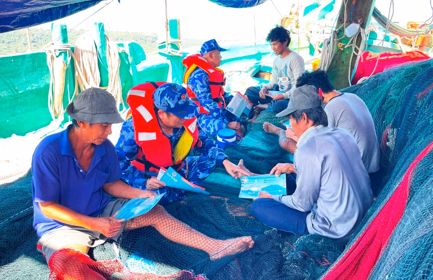 Xử lý nghiêm các hành vi vi phạm khai thác thủy sản bất hợp pháp… -1