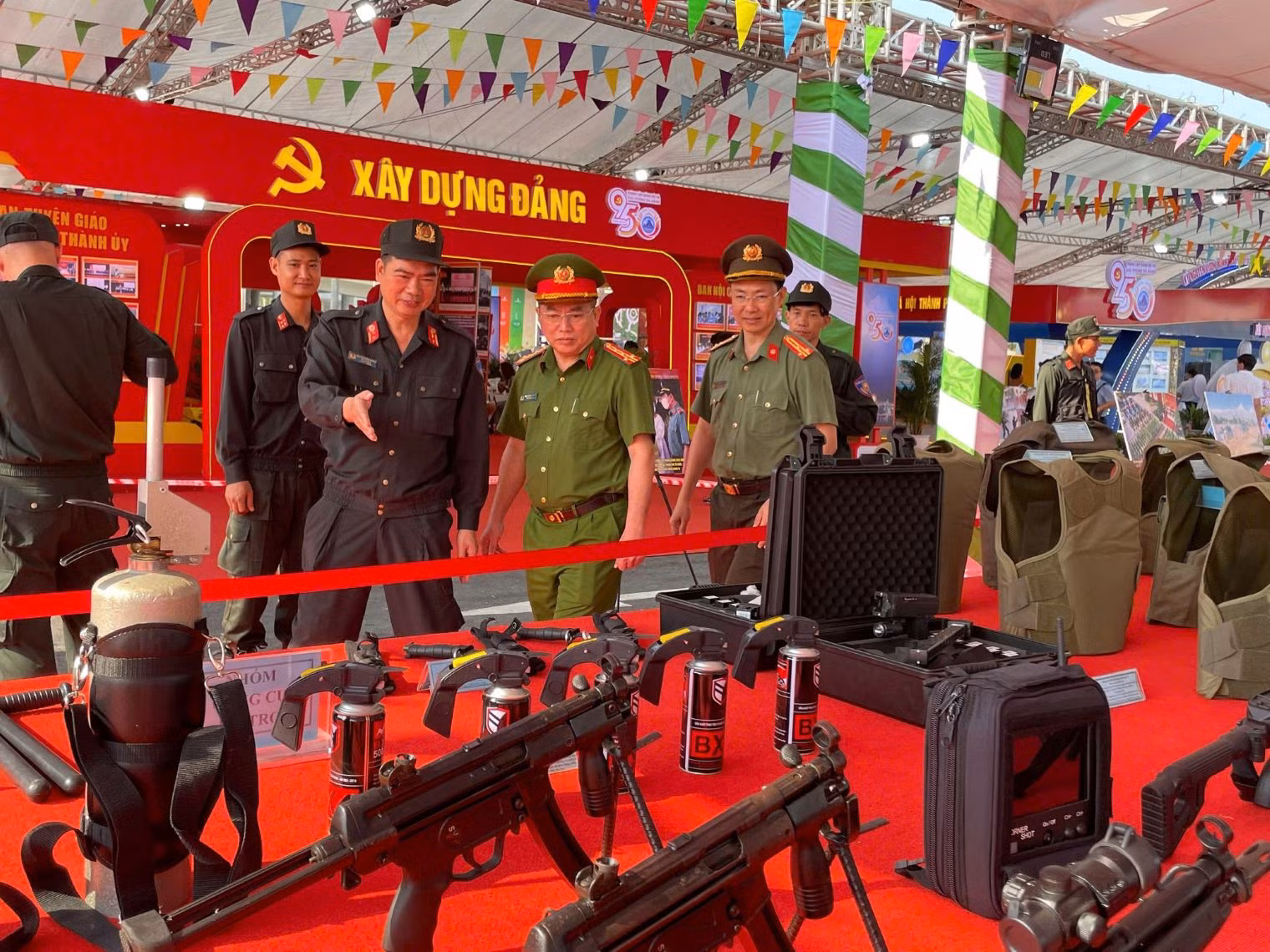 Triển lãm “Đà Nẵng - Phát triển và Hội nhập” -2