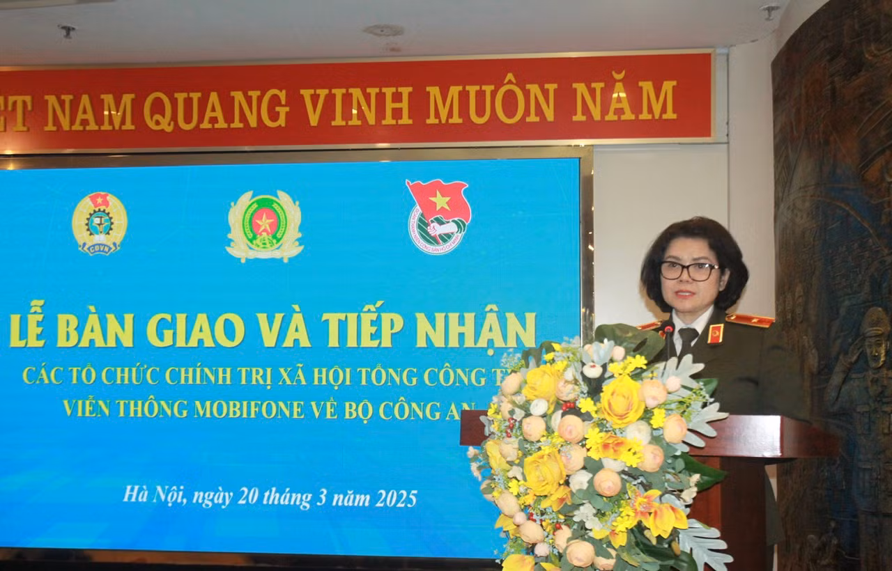Bàn giao hai tổ chức chính trị xã hội Công đoàn và Đoàn Thanh niên Tổng Công ty Mobifone về Bộ Công an -0