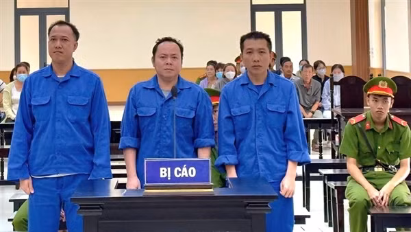Cựu Trạm trưởng Trạm Cảnh sát đường thuỷ cùng 2 đồng phạm lĩnh án