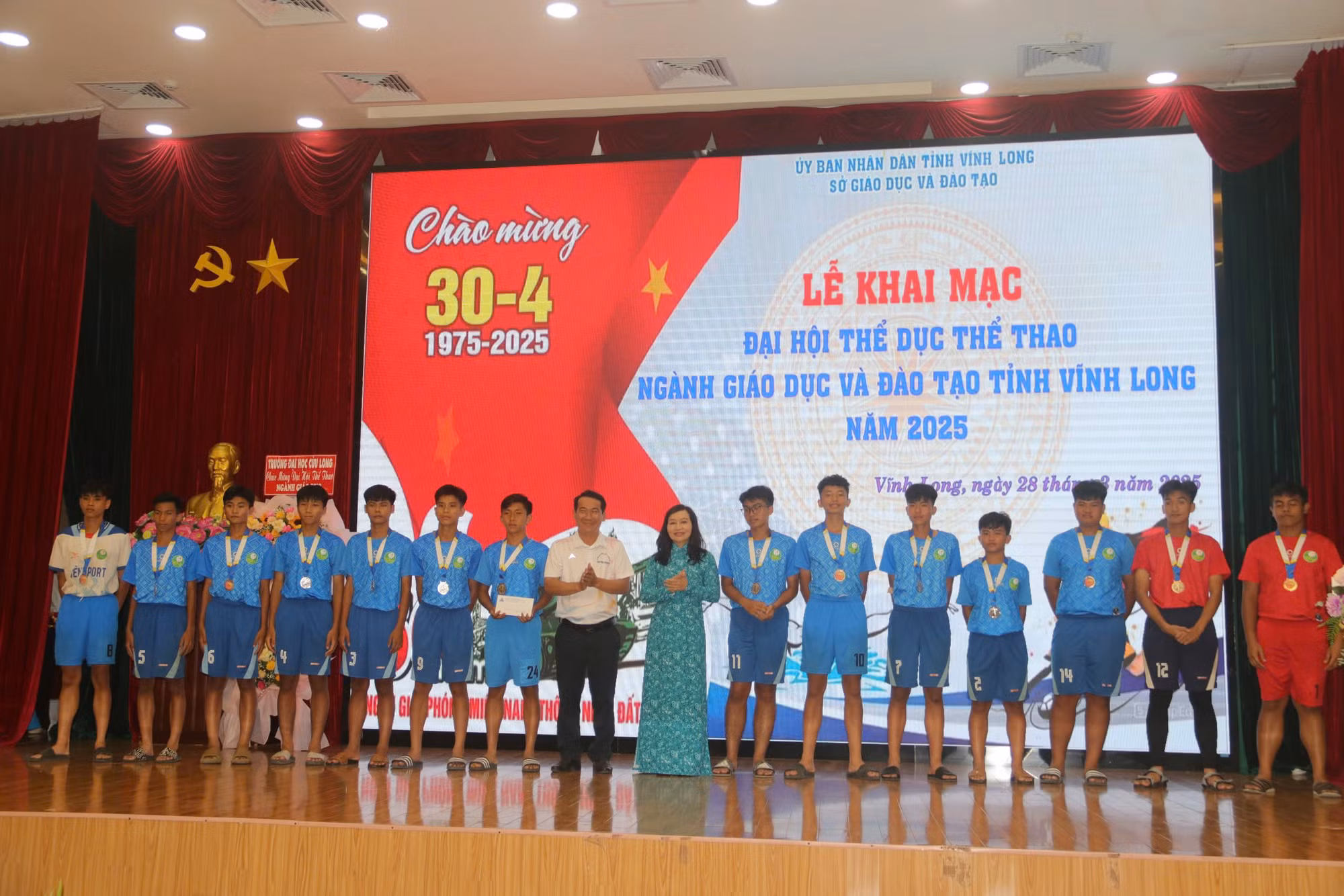 1.044 vận động viên tranh tài tại Đại hội thể dục - thể thao ngành giáo dục tỉnh Vĩnh Long -0