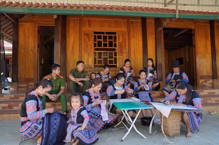 Những cánh tay nối dài nơi rẻo cao -0