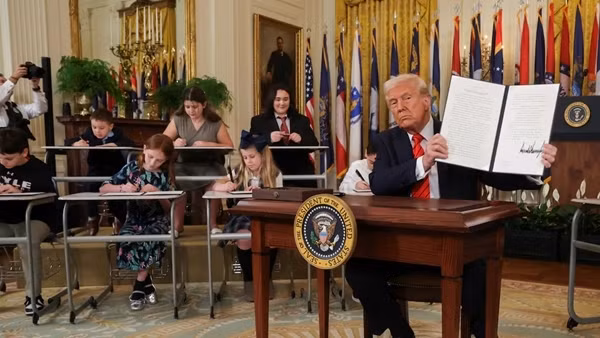 Ông Trump ký sắc lệnh nhằm mục đích hướng tới&nbsp;giải thể Bộ Giáo dục Mỹ
