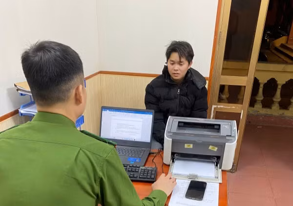 Bắt đối tượng không chấp hành lệnh kiểm tra, tông bị thương CSGT -0