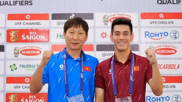 HLV Kim Sang-sik nói gì trước trận gặp ĐT Lào?