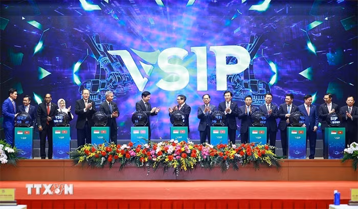 Thủ tướng Singapore kết thúc tốt đẹp chuyến thăm chính thức Việt Nam -0