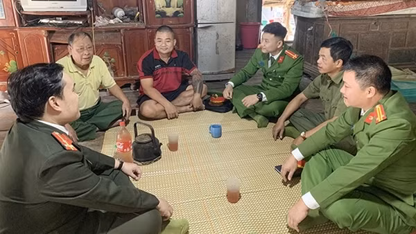 Những cánh tay nối dài nơi rẻo cao