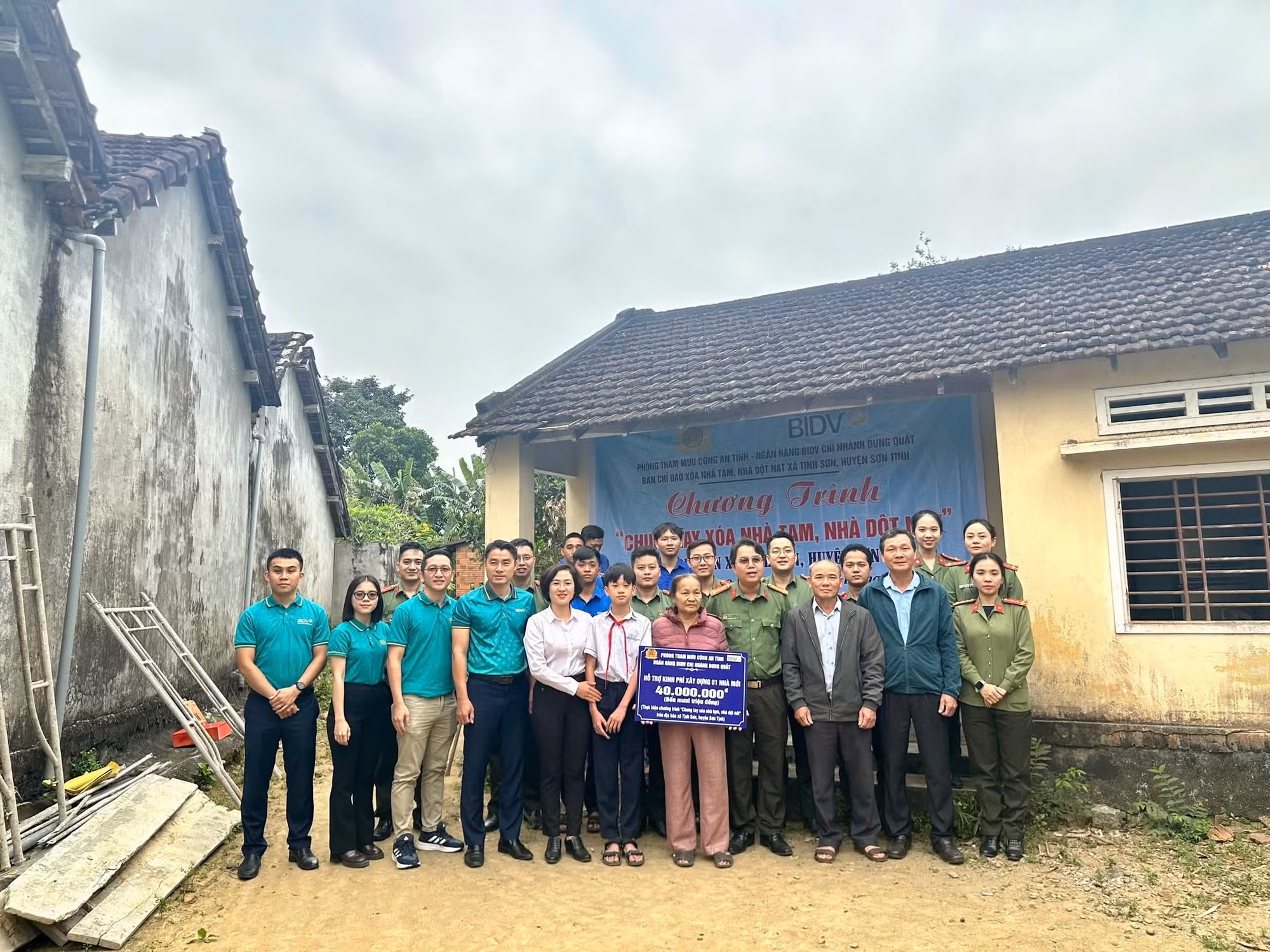 nha tam 01.jpeg -0