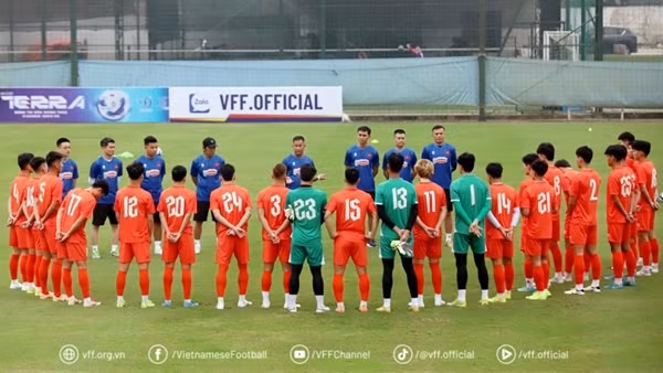 Bước khởi động mới của bóng đá Việt Nam