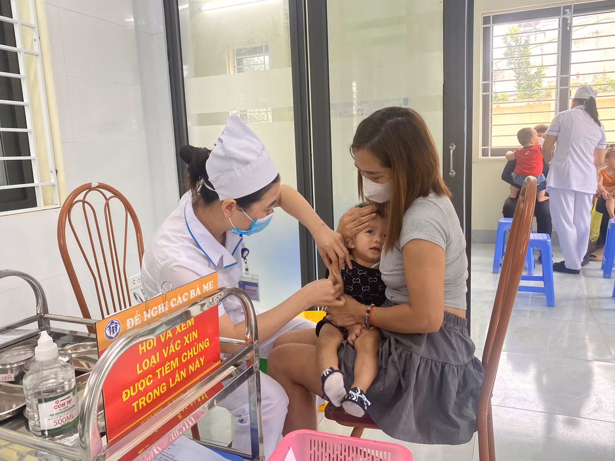 Hà Nội: Tỷ lệ tiêm vaccine sởi còn thấp, khẩn trương tổ chức tiêm bù, tiêm vét -0