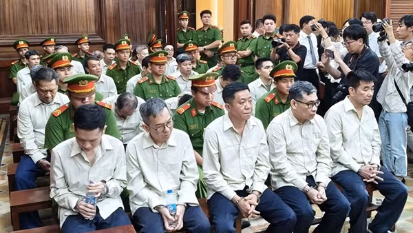 Trùm “cát tặc” và những chiếc bẫy khiến loạt quan chức ngã ngựa
