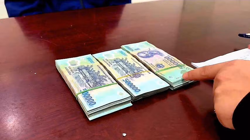 Bị siết nợ, “đạo chích” đập cửa nhà dân trộm hàng trăm triệu đồng -0