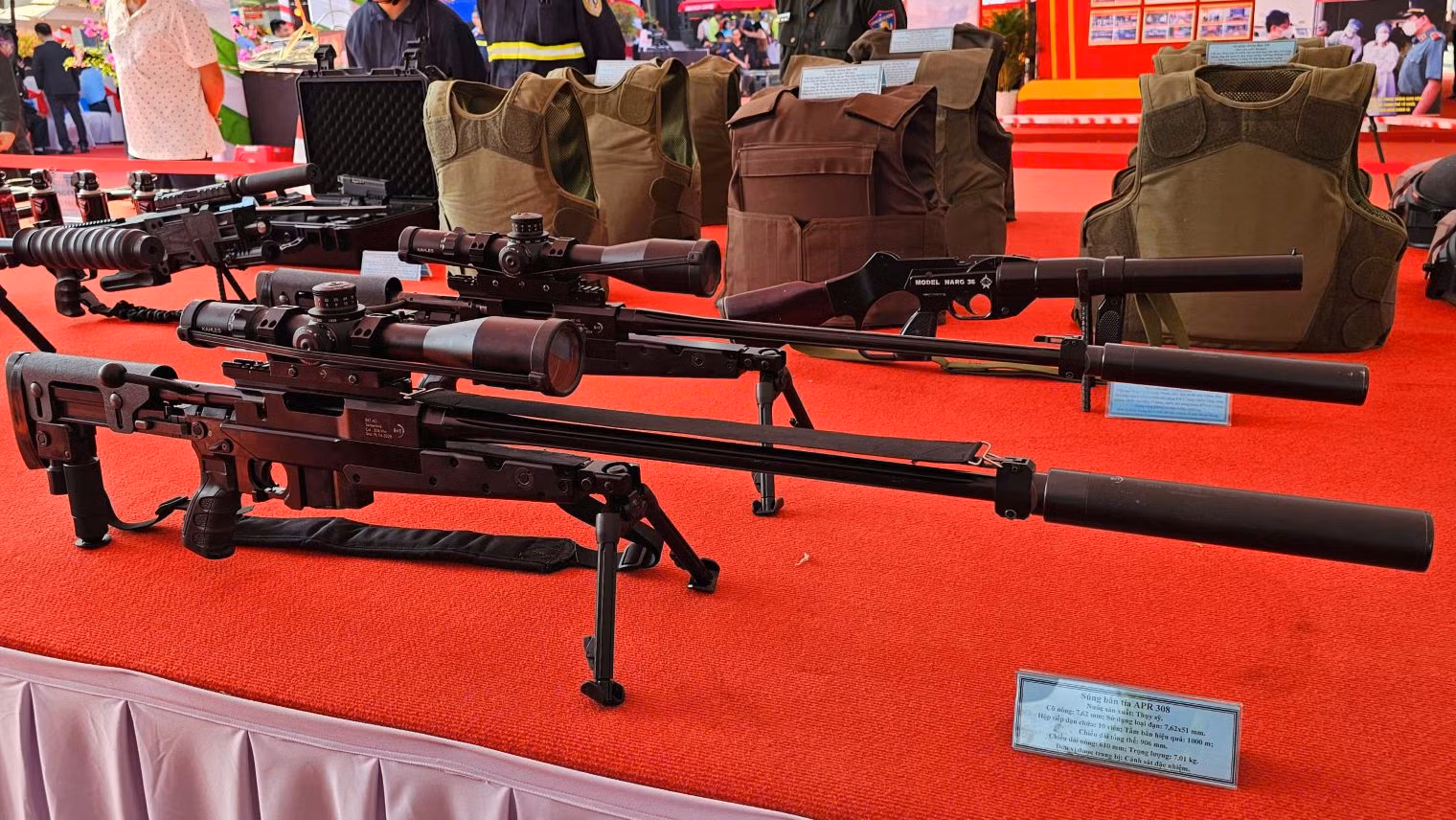 Khai mạc triển lãm “Đà Nẵng - Phát triển và Hội nhập” -1