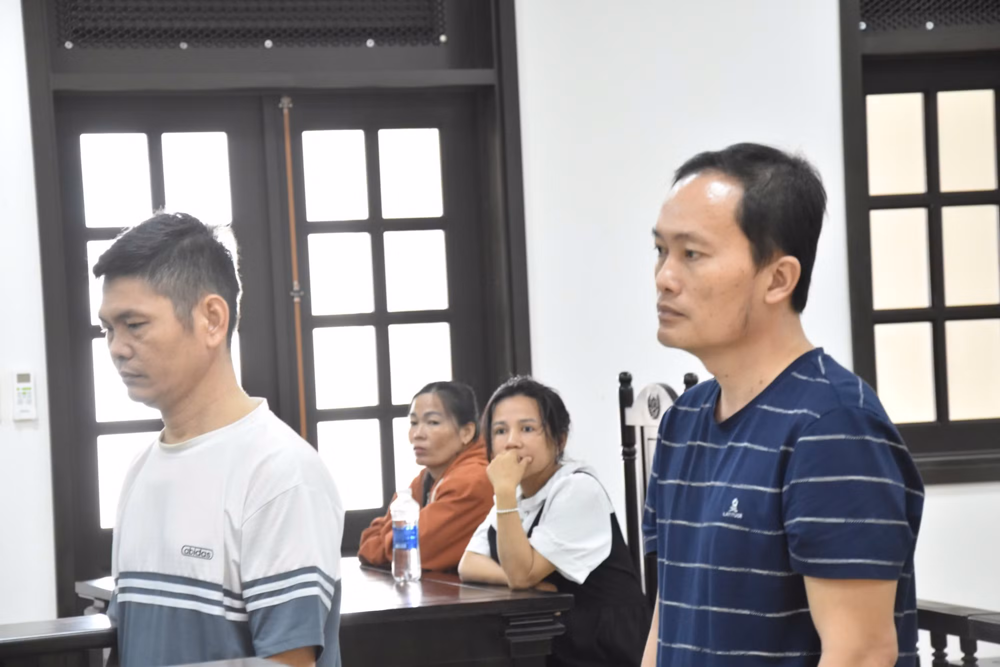 Làm giả thuốc bảo vệ thực vật, hai đối tượng bị phạt 20 năm tù -0