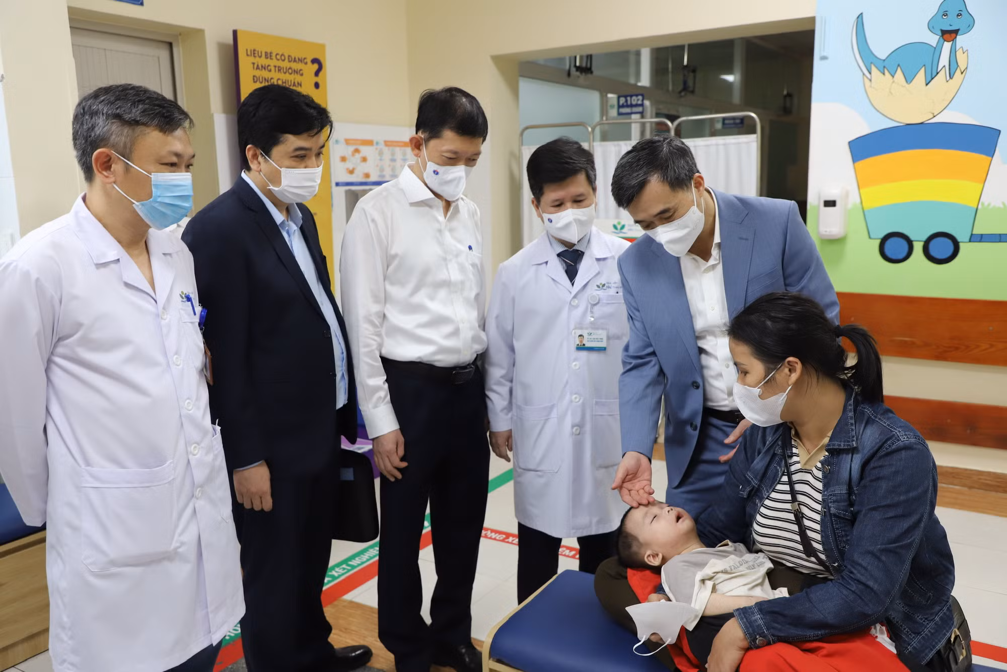 Bệnh sởi diễn biến phức tạp ở cả người lớn và trẻ em -0