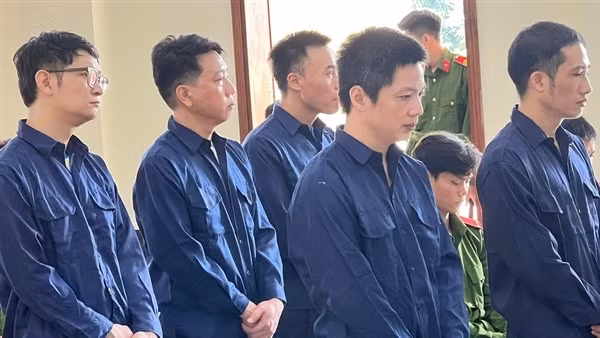 Nhóm bị cáo nhận hối lộ tại Chi cục đăng kiểm 8 lĩnh án