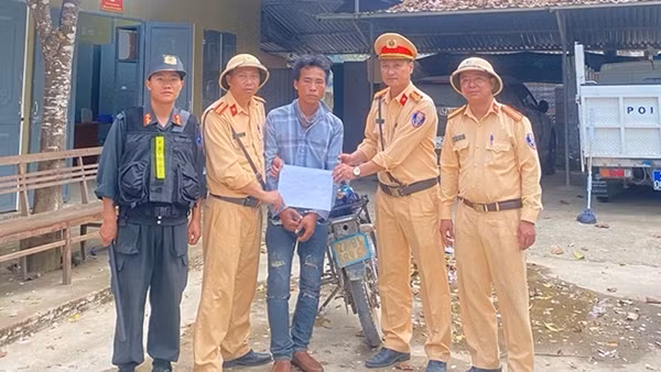 CSGT Điện Biên liên tiếp bắt giữ các đối tượng phạm tội về ma túy và trộm cắp tài sản