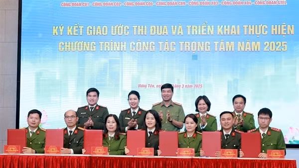 Công đoàn Khối thi đua số 4 ký Giao ước thi đua và triển khai công tác năm 2025