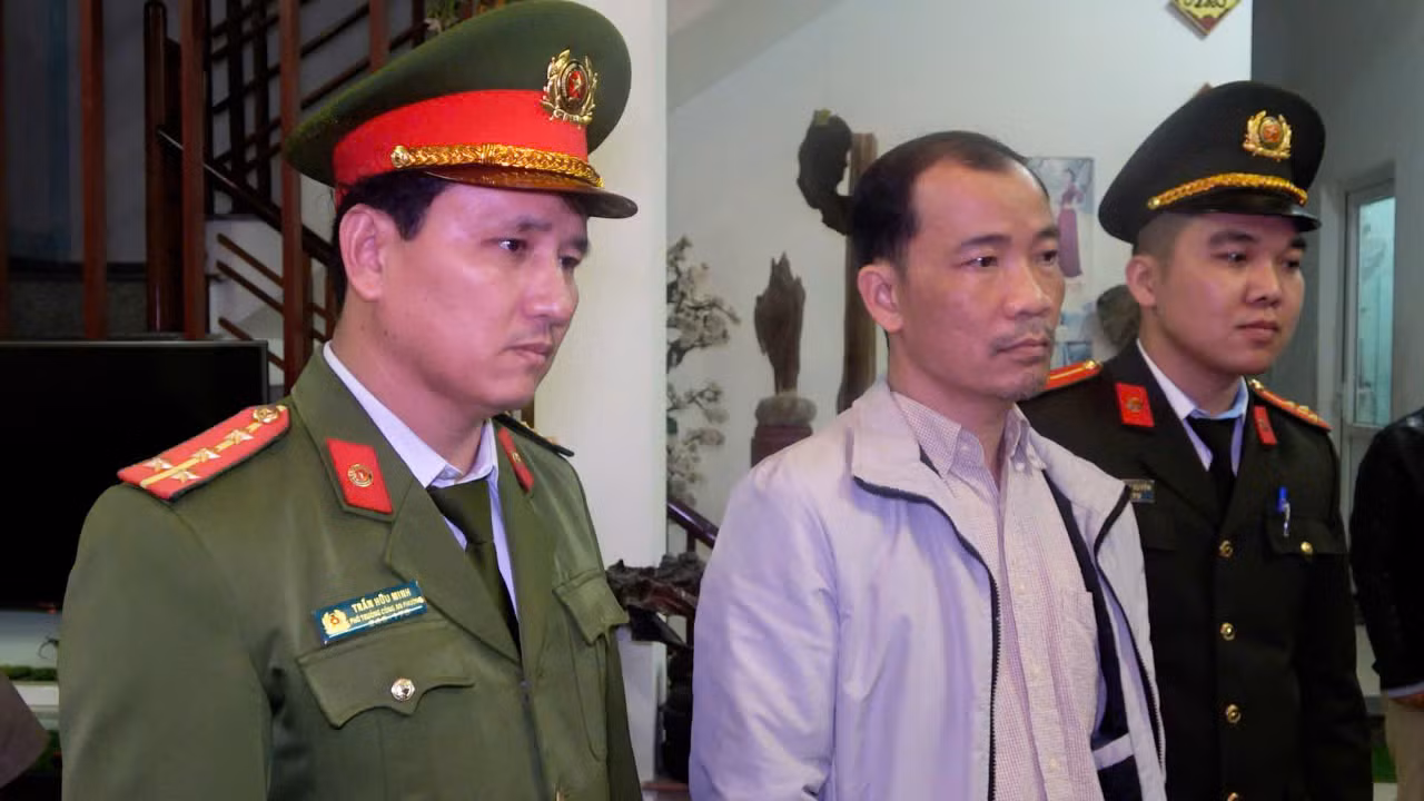 Bắt tạm giam đối tượng hoạt động nhằm lật đổ chính quyền nhân dân -0
