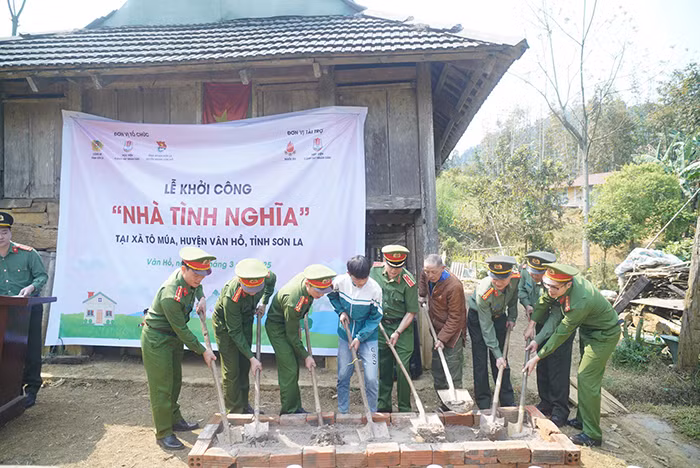 Ngược đèo dốc san sẻ yêu thương nơi vùng cao Sơn La -0