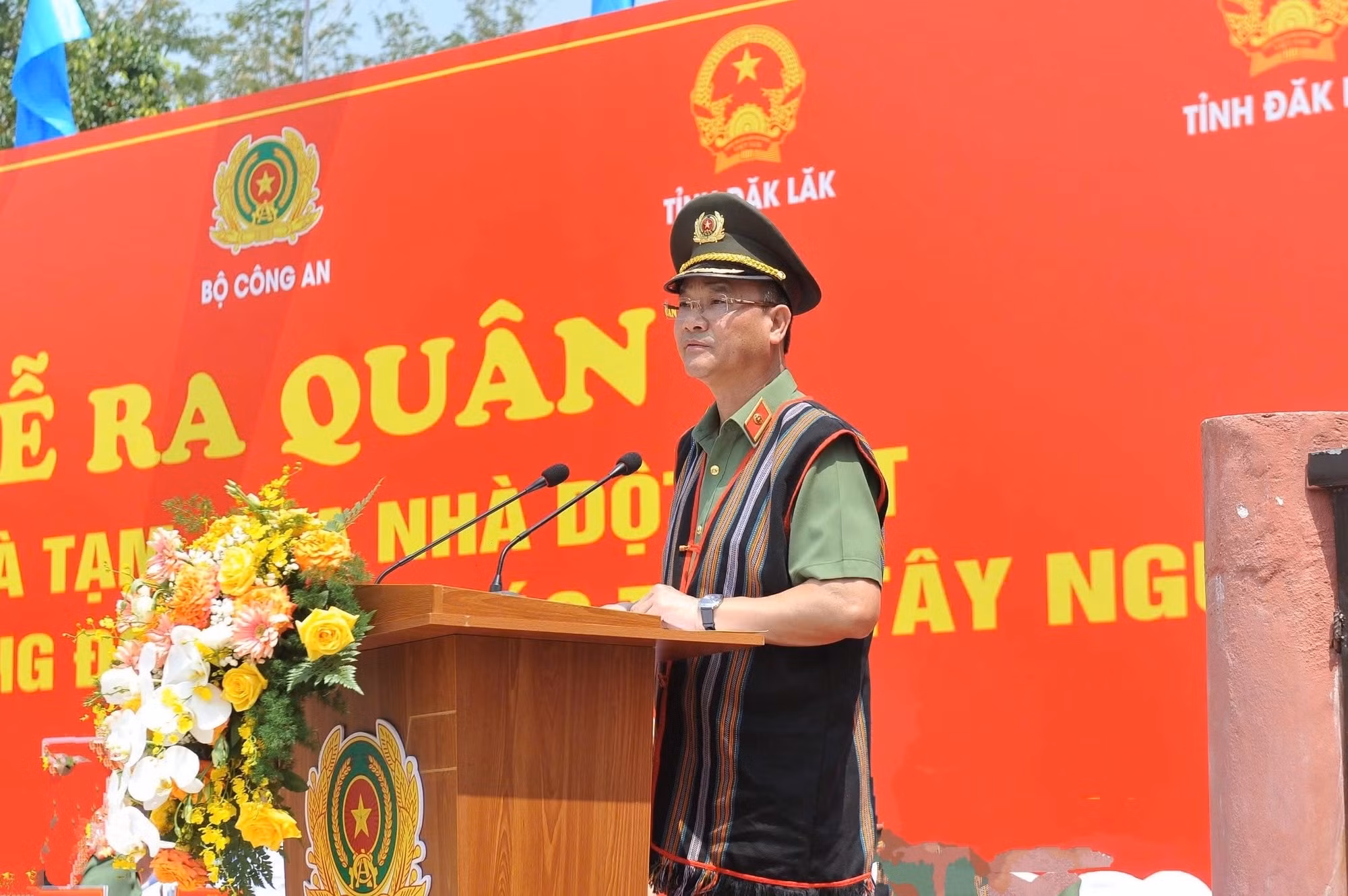 Ra quân xoá nhà tạm, nhà dột nát cho hộ nghèo trên địa bàn Tây Nguyên -0