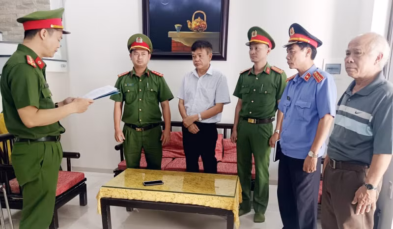 Hoãn phiên tòa xét xử “bộ sậu” Trung tâm đăng kiểm xe cơ giới TP Huế vì vắng mặt hơn 500 người -0