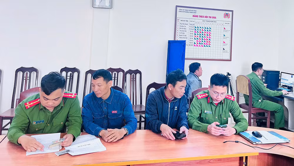 Ứng dụng công nghệ thông tin trong cấp đổi giấy phép lái xe ở Hòa Bình -0