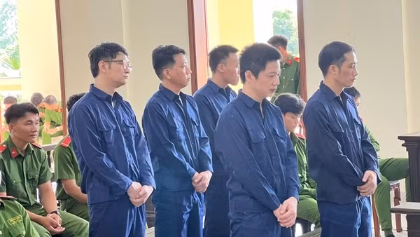 Xét xử nhóm bị cáo nhận hối lộ xảy ra tại Chi cục đăng kiểm 8
