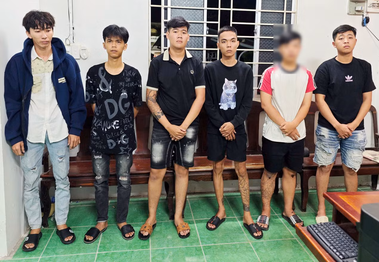 Tạm giữ hình 6 đối tượng gây rối trật tự công cộng trên Quốc lộ 61C -0