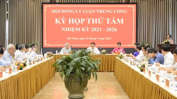Thảo luận Dự thảo Báo cáo đề xuất “Một số vấn đề lý luận - thực tiễn phục vụ xây dựng Văn kiện Đại hội XIV của Đảng”