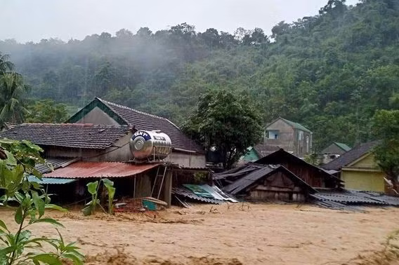 Bộ trưởng Nguyễn Kim Sơn gửi thư thăm hỏi học sinh, giáo viên vùng lũ -0