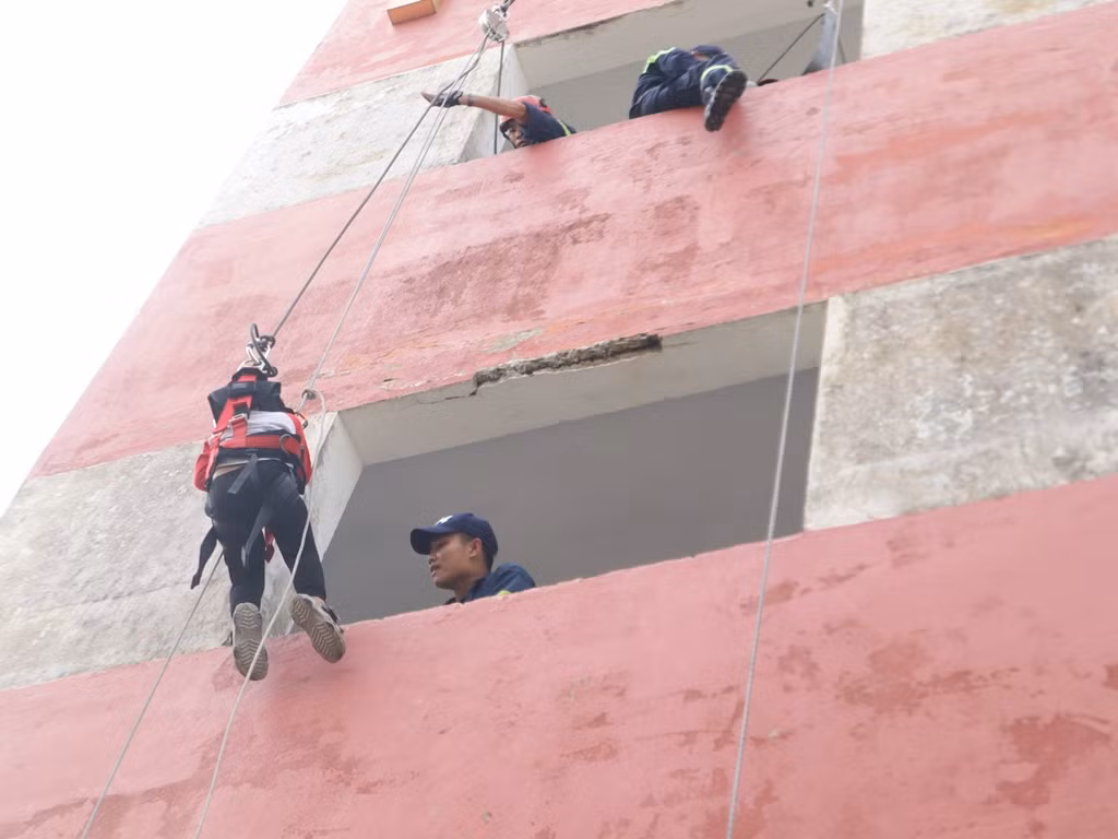 Lan tỏa kiến thức, kỹ năng PCCC và CNCH cho người dân Đà Nẵng -1