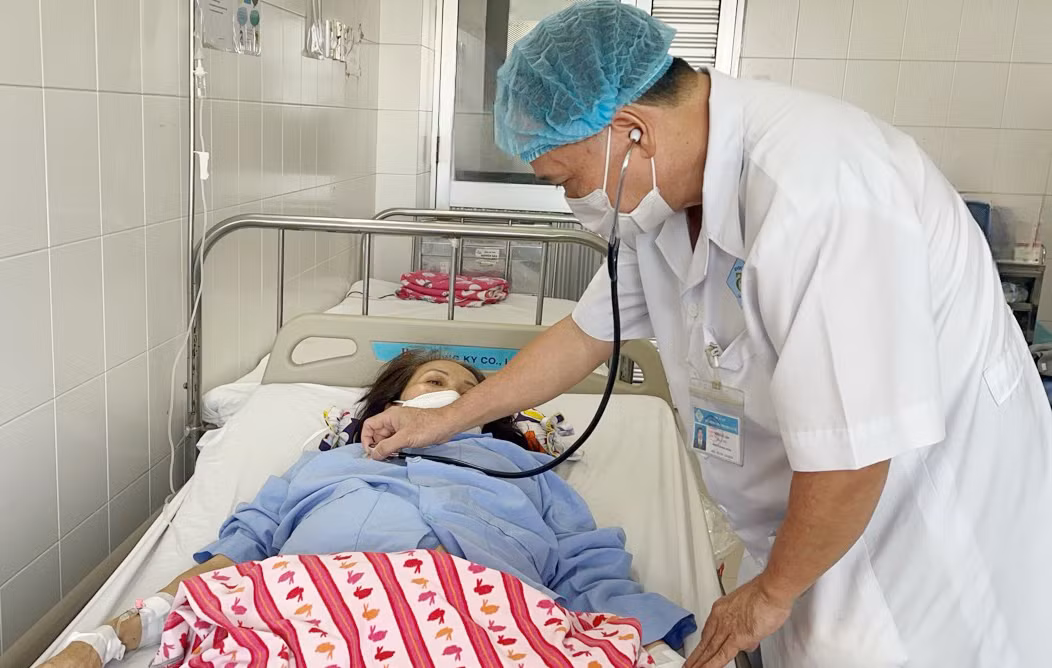 Cứu sống bệnh nhân vỡ phình động mạch gan rất hiếm gặp -0