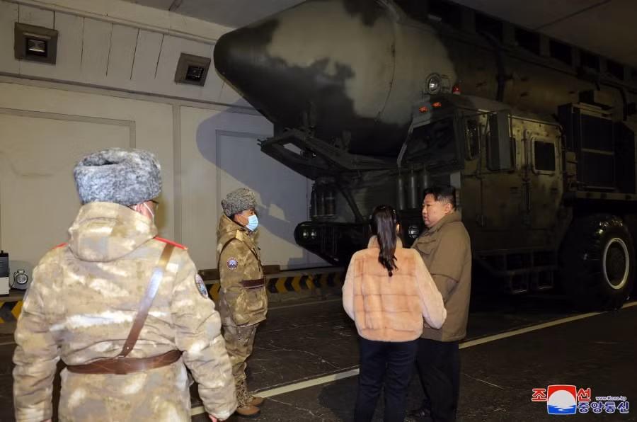 Triều Tiên tuyên bố phóng thành công ICBM Hwasong-18 -0