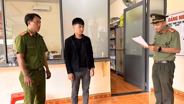 Khởi tố đối tượng lừa đảo trên không gian mạng