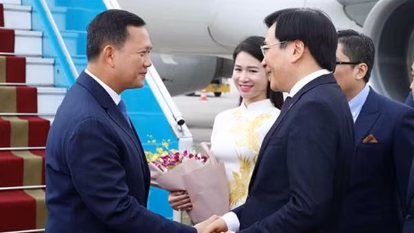 Thủ tướng Vương quốc Campuchia Hun Manet đến Hà Nội, bắt đầu thăm chính thức Việt Nam